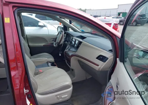 2012 Toyota Sienna Limited 7 Passenger z USA, uszkodzony, nr VIN 5TDDK3DC9CS042928